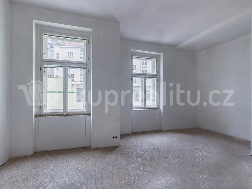 Prodej bytu 2+kk 49 m^2 Koněvova 71, Praha 3 13000
