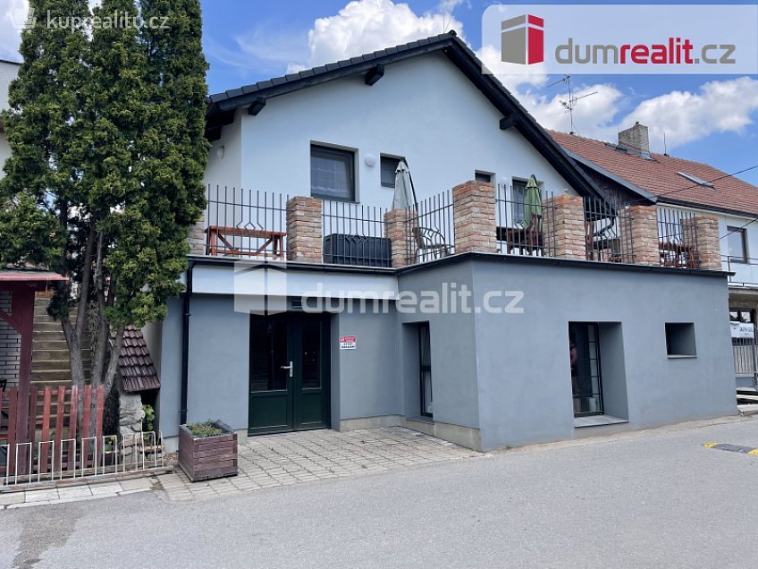 Prodej  rodinného domu 371 m^2 Sklepní, Strachotín 