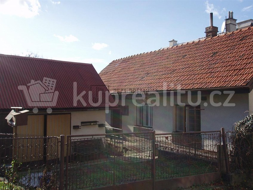 Prodej  rodinného domu 120 m^2 Zádveřice-Raková 76312
