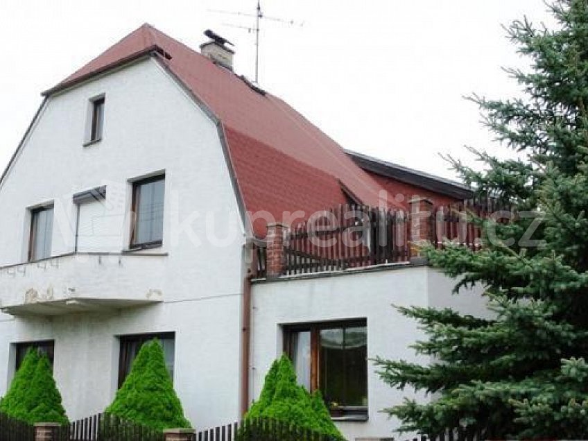 Prodej  rodinného domu 495 m^2 Hřbitovní 220, Sloup v Čechách 47152