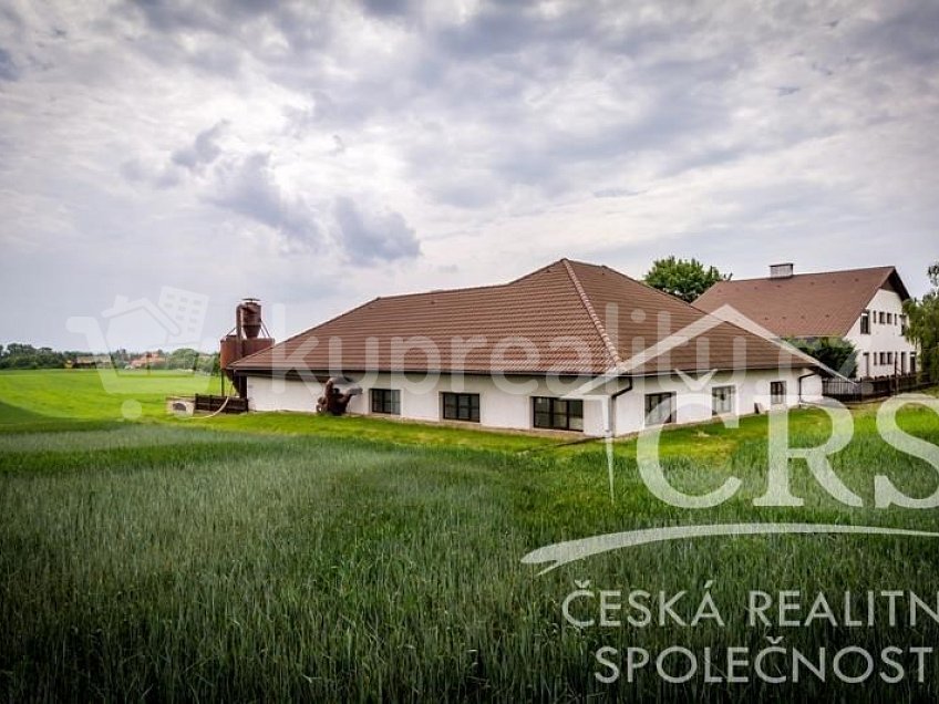 Prodej  rodinného domu 530 m^2 Vraňany Česká republika