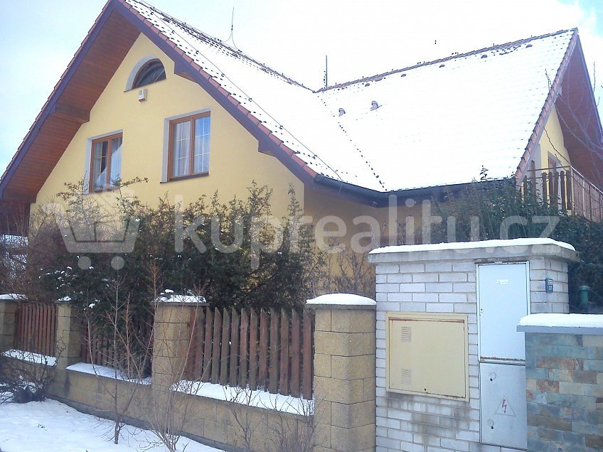 Prodej  rodinného domu 418 m^2 na losách 349, Praha 