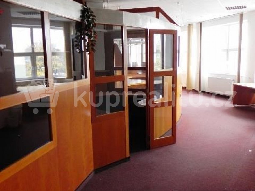 Prodej  obchodních prostor 853 m^2 Vrchlického, Kladno Česká republika