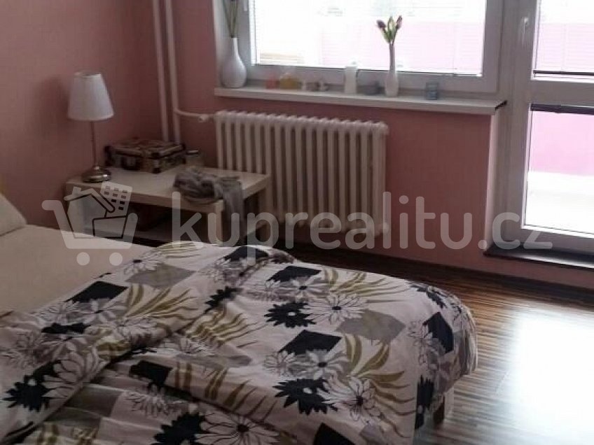Prodej bytu 2+1 65 m^2 Praha 4 14200