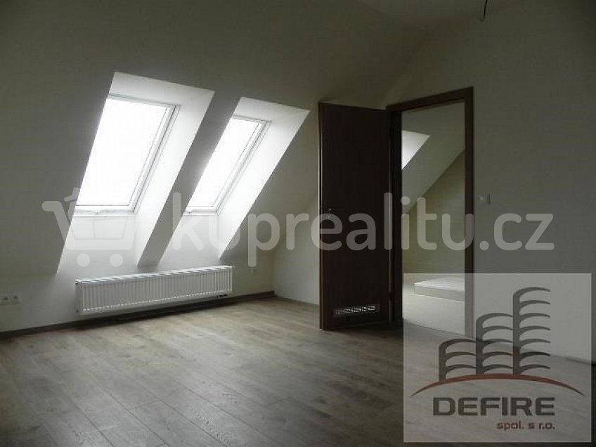 Prodej bytu atypický 119 m^2 Zenklova, Praha 8 Česká republika