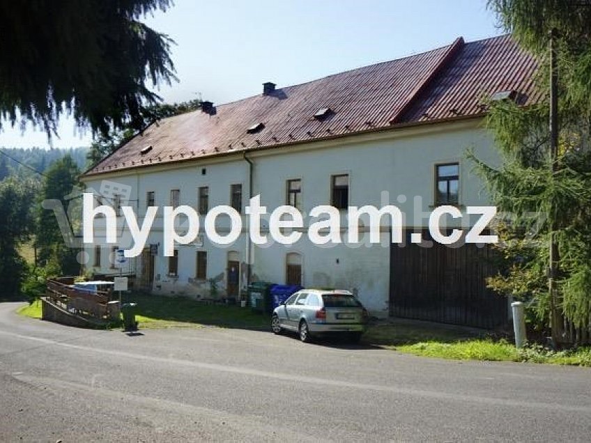 Prodej  rodinného domu 660 m^2 Malečov 40002