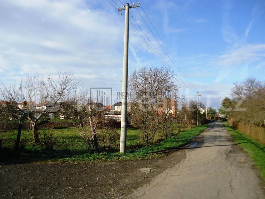 Prodej  stavebního pozemku 884 m^2 Babice Česká republika