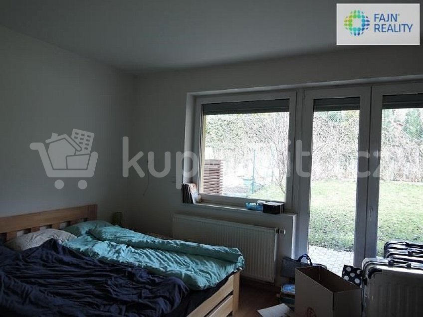 Pronájem bytu 3+kk 101 m^2 Praha 17 16300