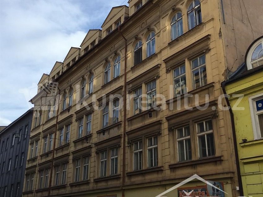 Prodej bytu 1+kk 40 m^2 Na bělidle 31/309, Praha 5 15000