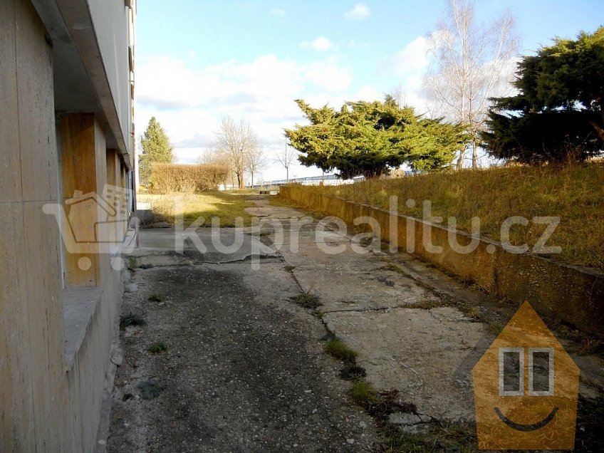 Prodej  komerční reality 406 m^2 Postoloprtská 2685, Louny 44001