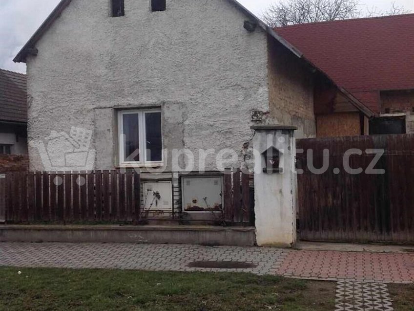 Prodej  rodinného domu 120 m^2 Horní Počaply 27703