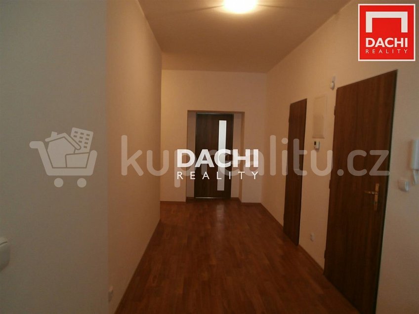 Pronájem bytu 2+1 89 m^2 Komenského, Olomouc 77900