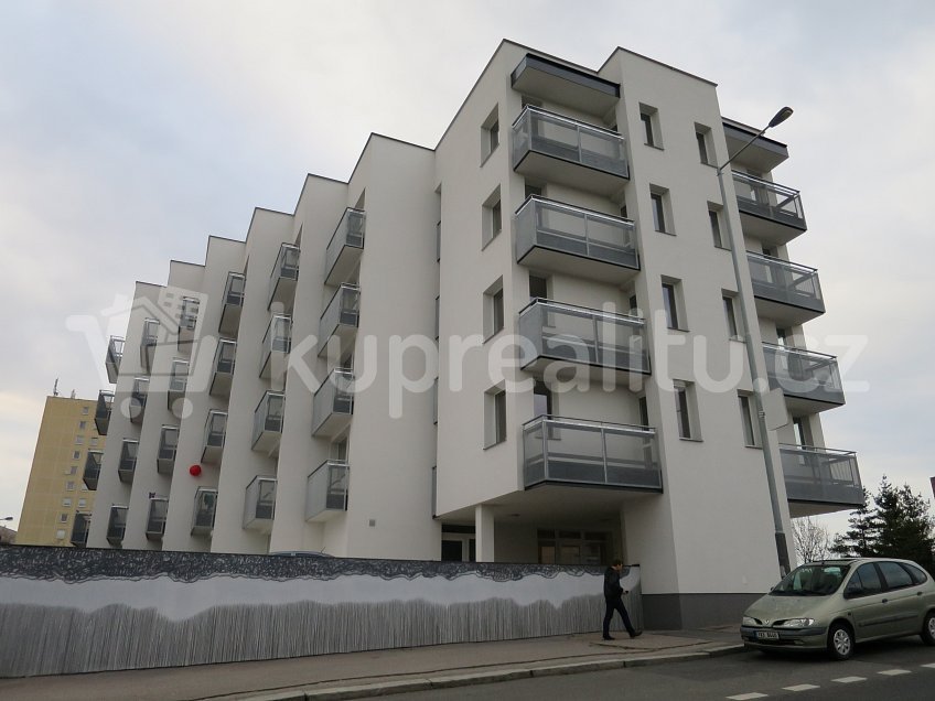 Prodej bytu 2+kk 46 m^2 Hornoměcholupská, Praha 10 109 00