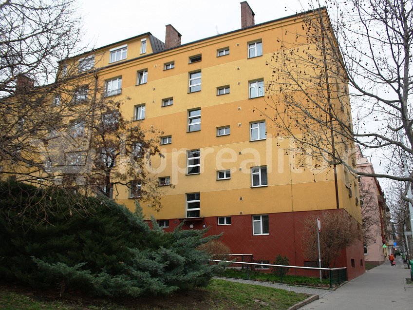 Prodej bytu 2+1 51 m^2 Koněvova 123, Praha 13000
