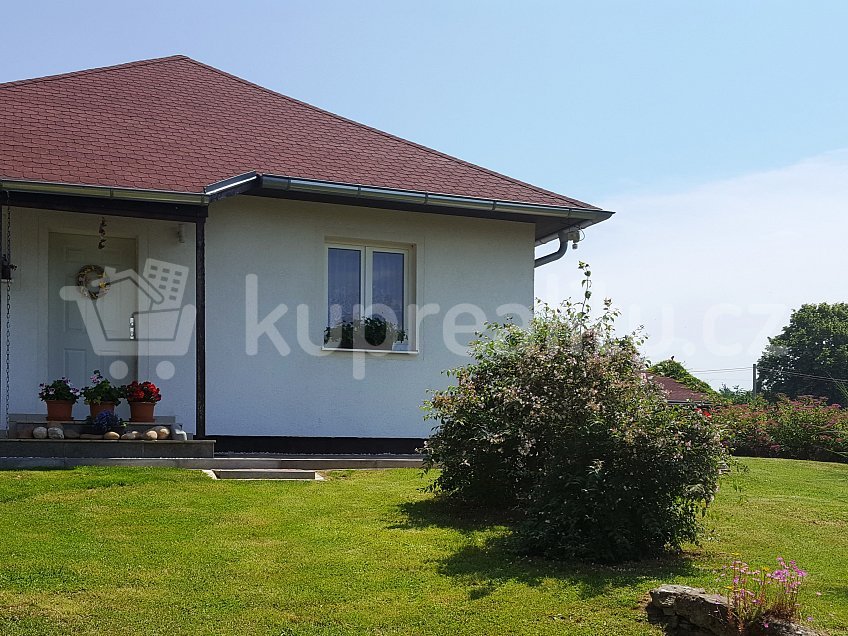 Prodej  bungalovu 85 m^2 Krsy 68, Krsy 33038