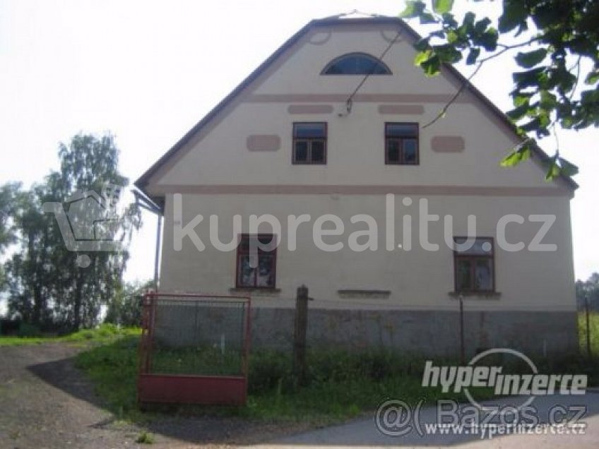 Prodej  rodinného domu 4145 m^2 VLlcice 99, Trutnov 54101
