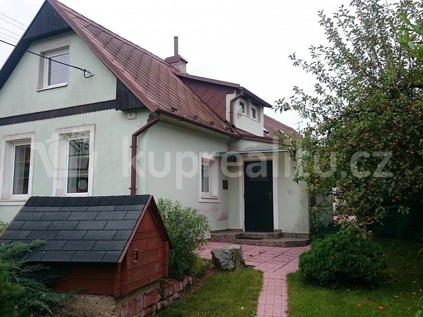 Prodej  rodinného domu 170 m^2 Lukov 79, Moravské Budějovice 67602
