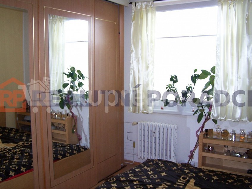 Prodej bytu 3+1 78 m^2 Lonkova, Pardubice 