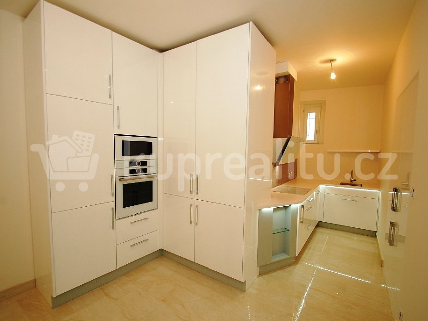 Pronájem bytu 4+1 129 m^2 Gotthardská, Praha 