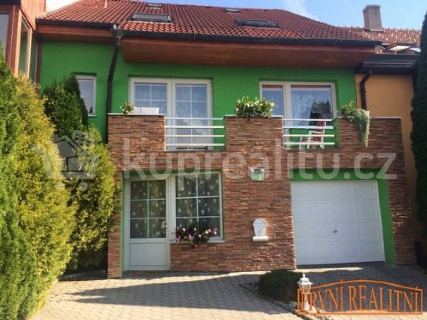 Prodej  rodinného domu 125 m^2 Na Výsluní 2261, Uherský Brod 68801