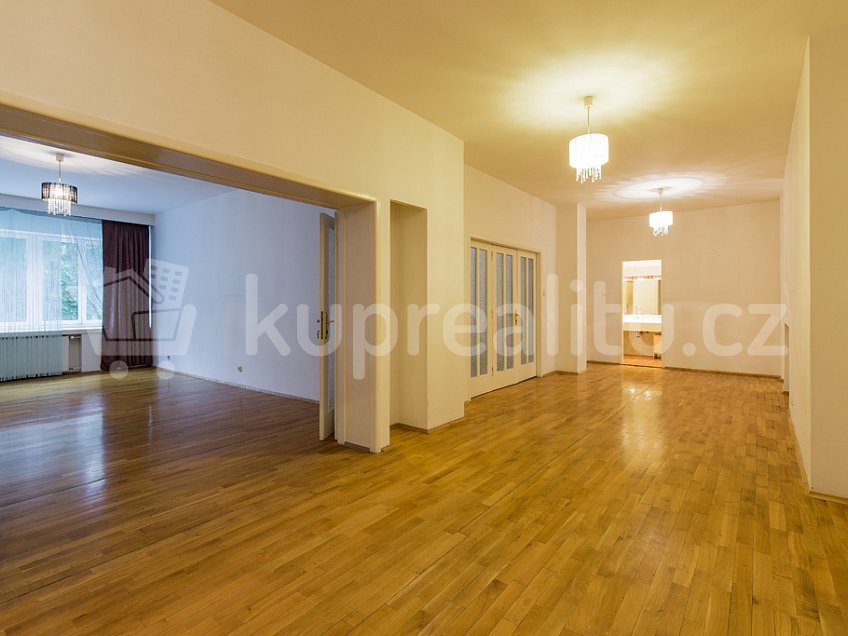Pronájem bytu 4+1 186 m^2 Klimentská, Praha 