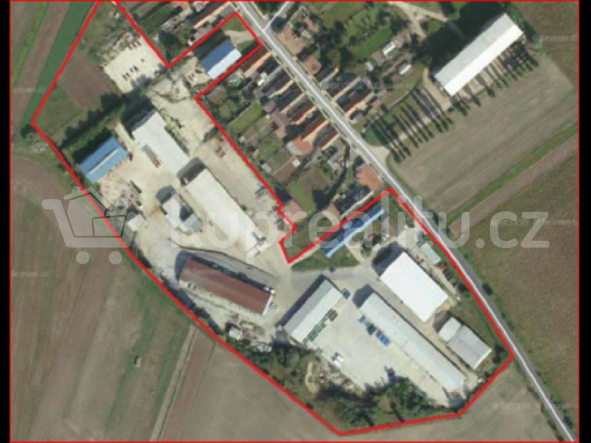 Pronájem  výrobních prostor 5000 m^2 Chvalin 79, Roudnice nad Labem 41301