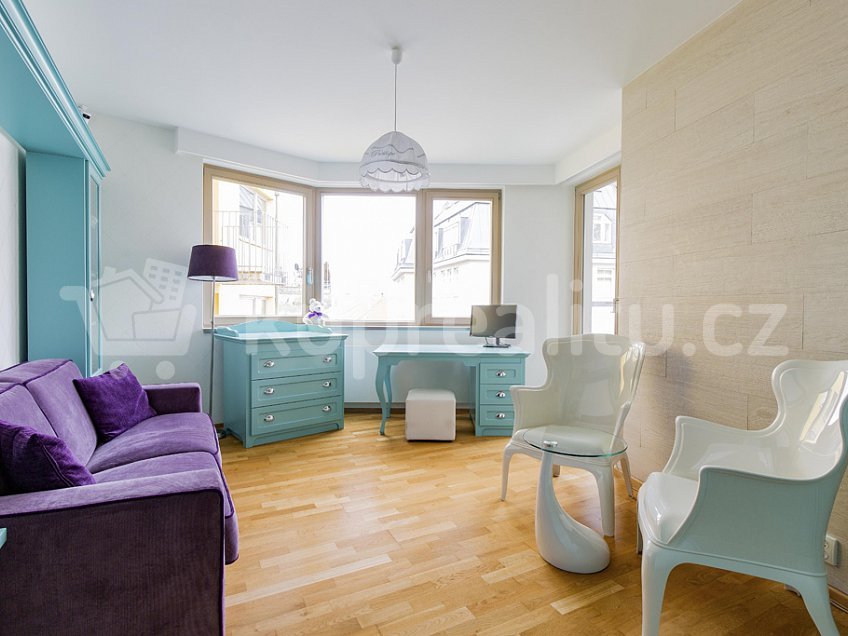 Prodej bytu 4+kk 120 m^2 Jeseniova, Praha 