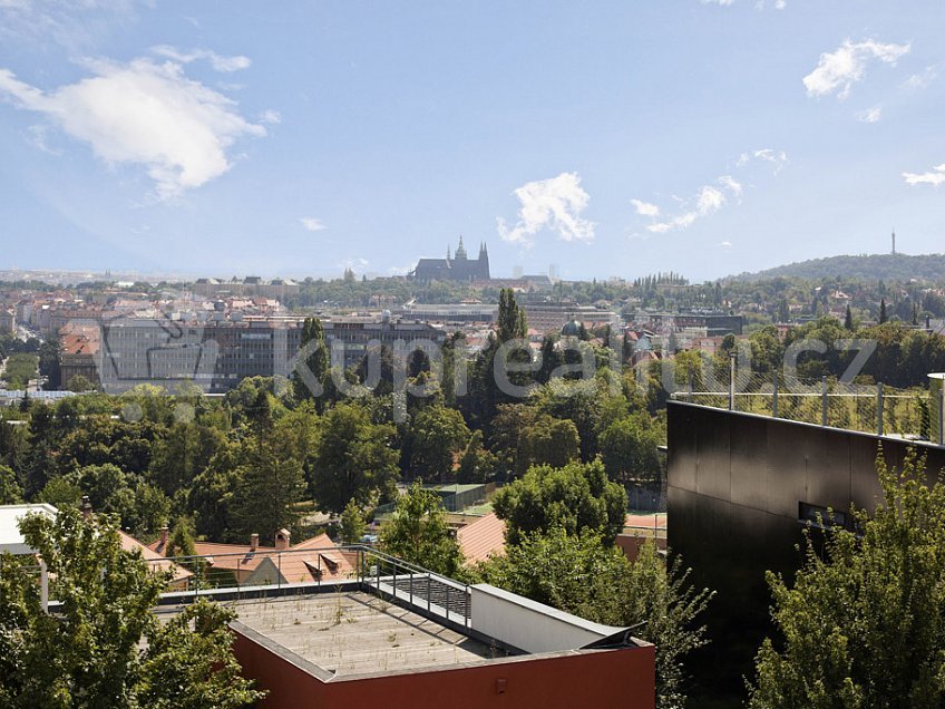 Pronájem  vily 240 m^2 Hanzelkova, Praha 