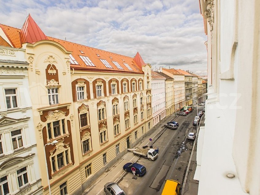 Pronájem bytu 3+1 175 m^2 Řehořova, Praha 