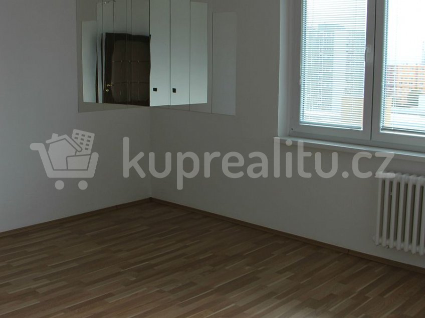 Prodej bytu 2+kk 40 m^2 Bzenecká, Brno 62800