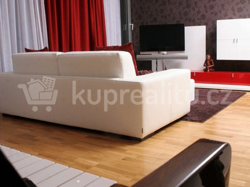 Pronájem bytu 3+kk 80 m^2 Korunní, Praha 