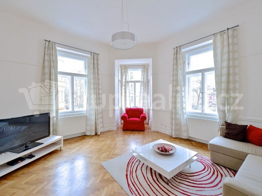 Pronájem bytu 3+1 103 m^2 Mánesova, Praha 