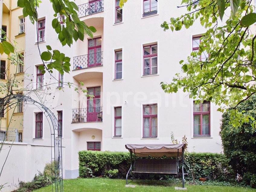 Prodej bytu 3+1 235 m^2 Nad Královskou oborou, Praha 