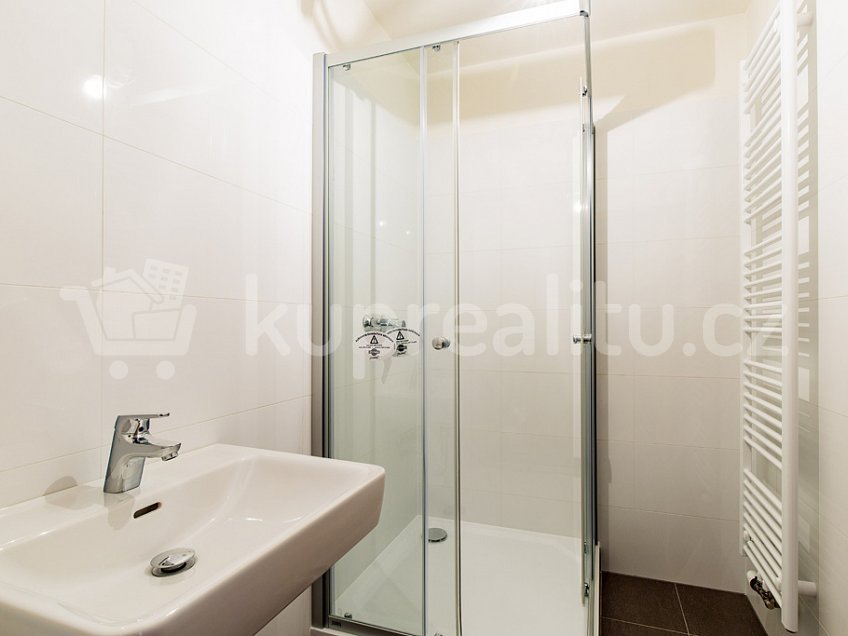 Prodej bytu 4+kk 124 m^2 Naskové, Praha 