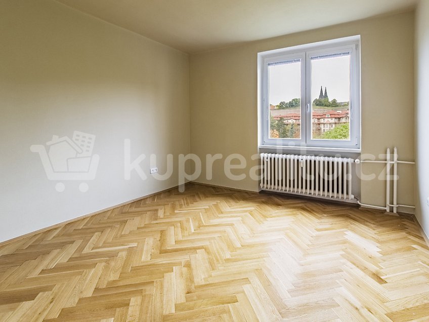 Pronájem bytu 3+1 100 m^2 Podolské nábřeží, Praha 
