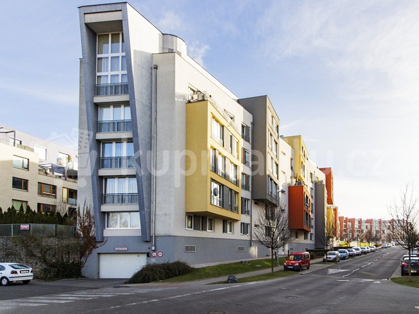 Prodej bytu 5+kk 155 m^2 Raichlova, Praha 
