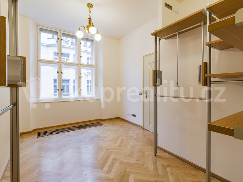 Pronájem bytu 3+kk 111 m^2 Elišky Krásnohorské, Praha 