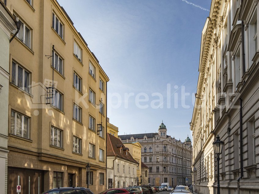 Prodej bytu 2+kk 54 m^2 Konviktská, Praha 
