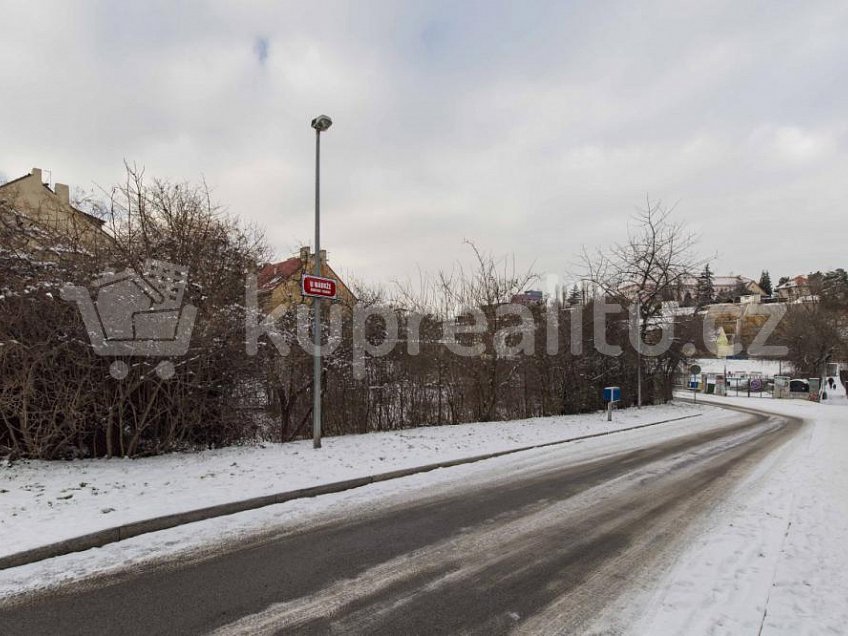 Prodej  stavebního pozemku 1193 m^2 Okrouhlická, Praha 