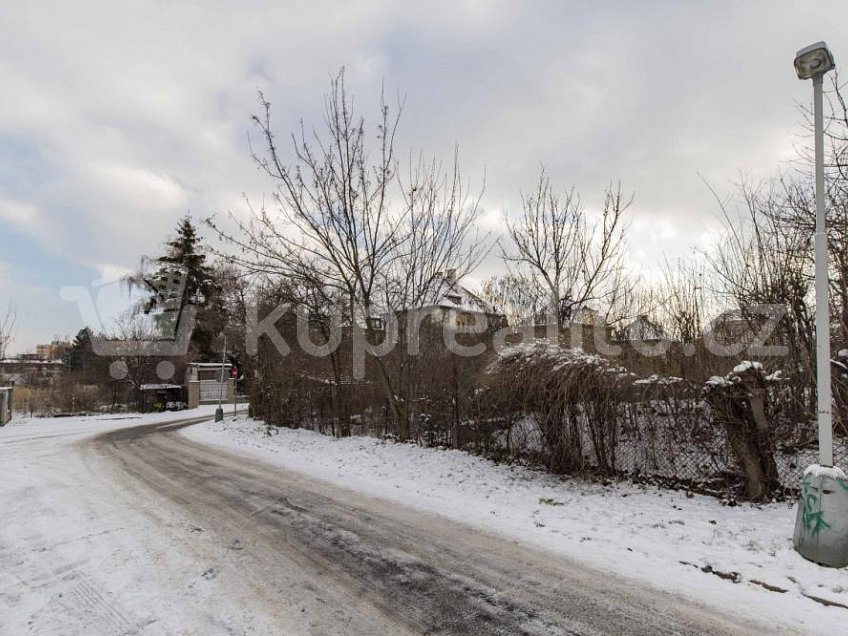 Prodej  stavebního pozemku 1193 m^2 Okrouhlická, Praha 