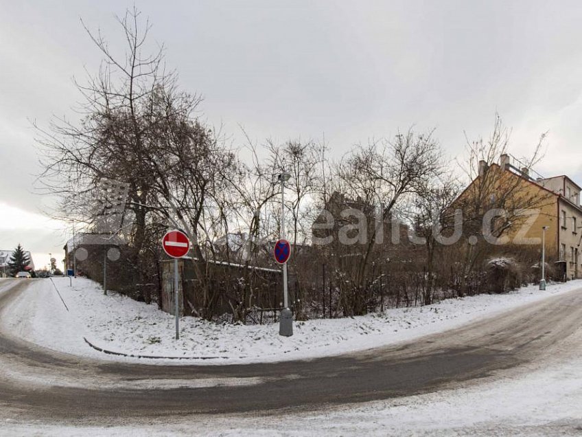 Prodej  stavebního pozemku 1193 m^2 Okrouhlická, Praha 