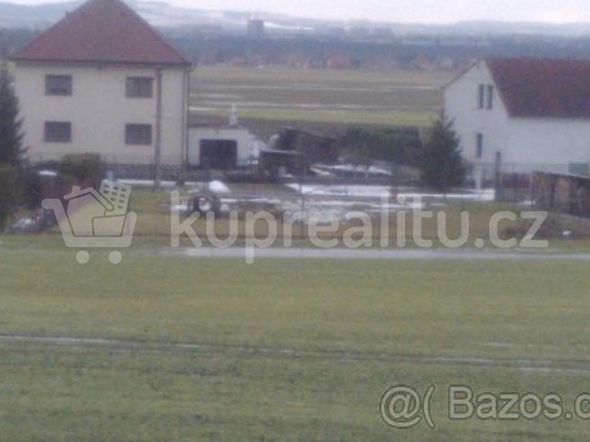 Prodej  stavebního pozemku 830 m^2 Veltruby 