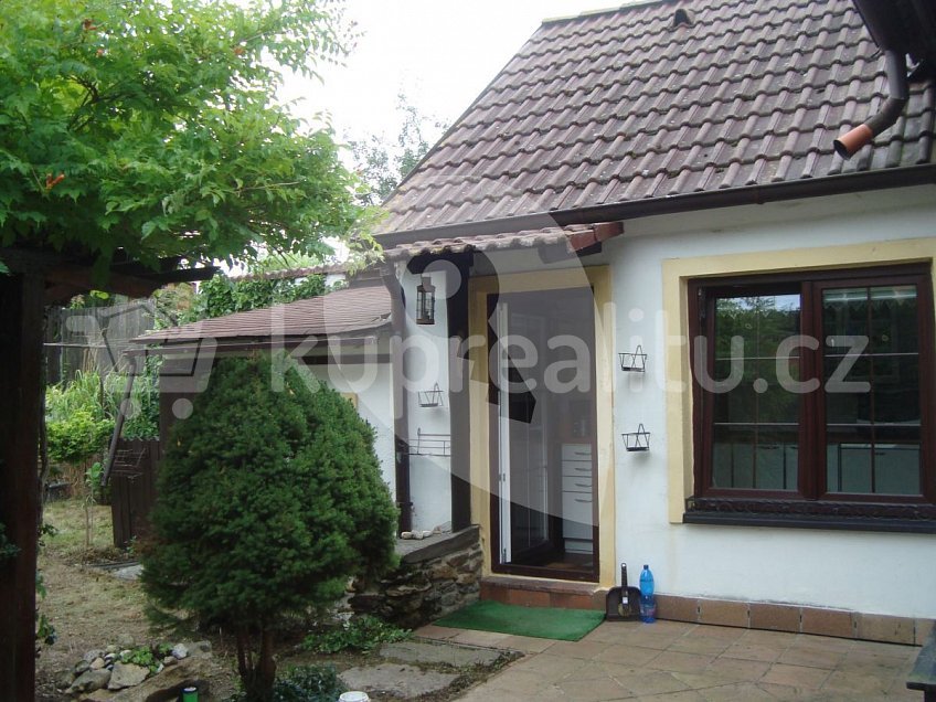 Prodej  rodinného domu 160 m^2 Bechyňská, Bernartice 39843