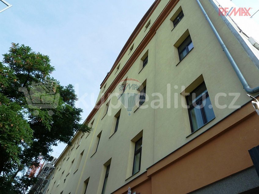 Prodej bytu 3+1 90 m^2 Argentinská, Praha 
