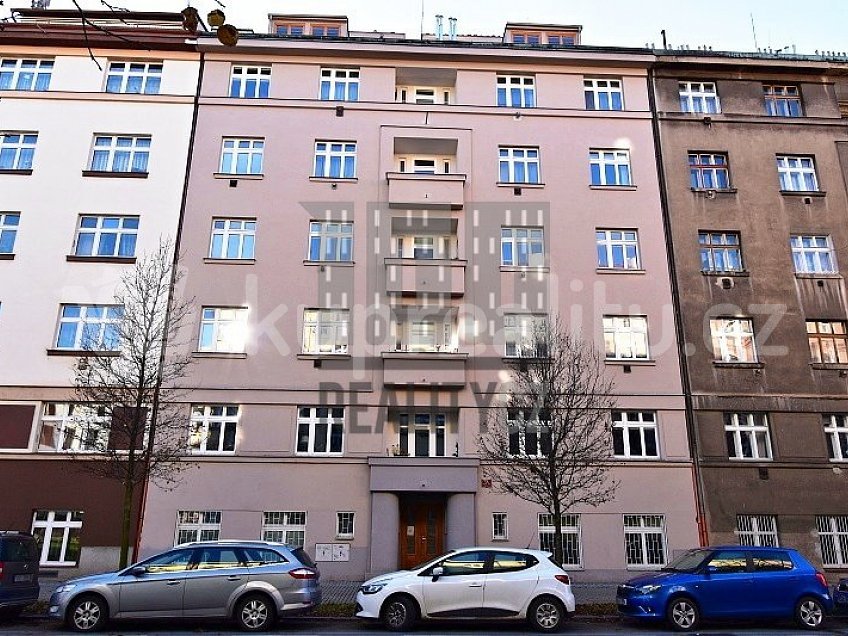 Prodej bytu 1+kk 38 m^2 U Uranie 1, Praha 