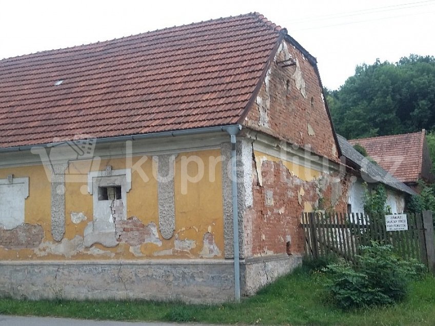 Prodej  usedlosti 164 m^2 č.p.456, Jaroměřice, 56943