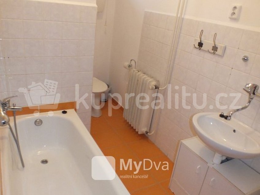 Pronájem bytu 2+1 52 m^2 Mládeže 1, Znojmo 