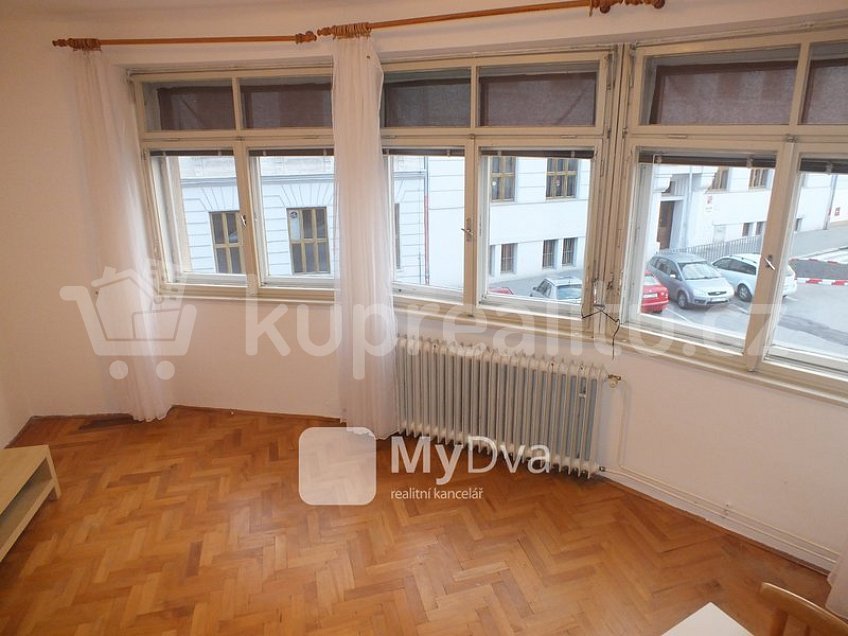 Pronájem bytu 2+1 52 m^2 Mládeže 1, Znojmo 