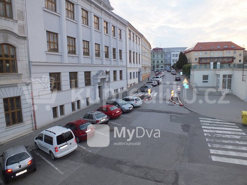 Pronájem bytu 2+1 52 m^2 Mládeže 1, Znojmo 
