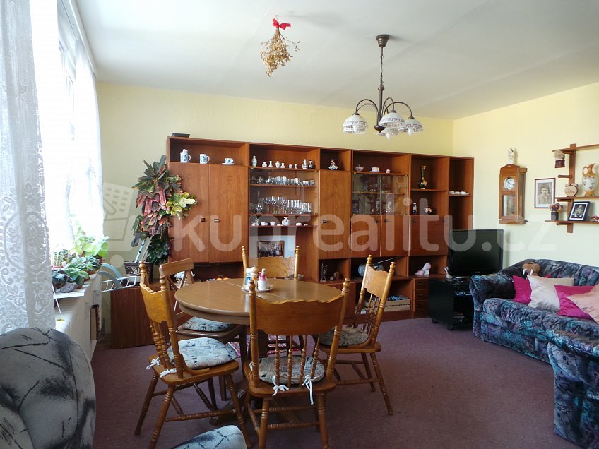 Prodej bytu 4+1 45 m^2 Toušeňská, Praha 4 - Lhotka 14200
